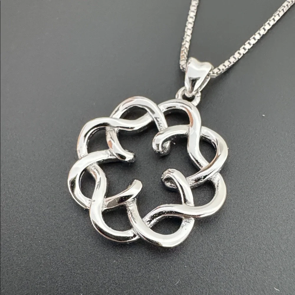 Sterling Silver Celtic Knot Pendant‎ Necklace
